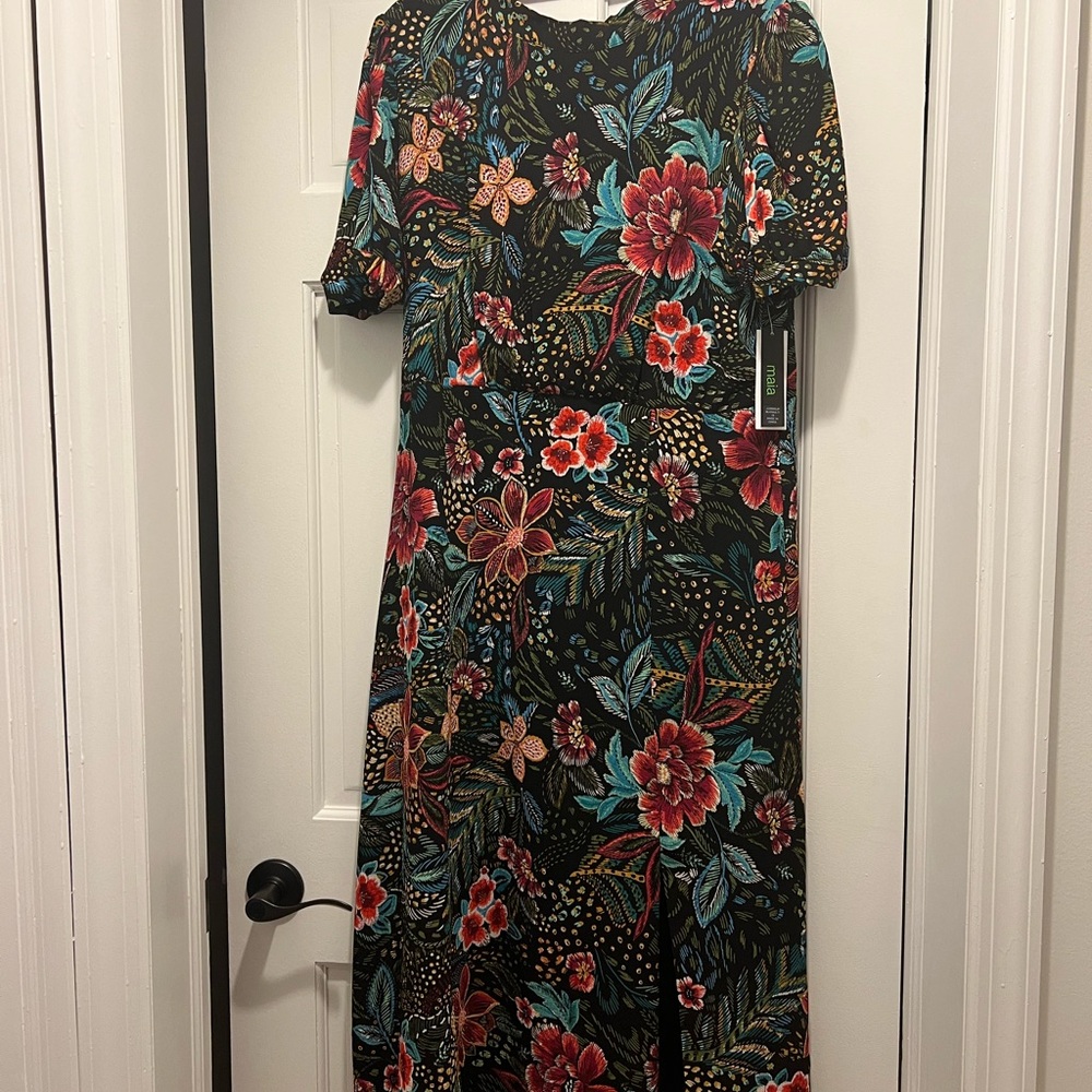 Floral Elegance Black Midi Dress
